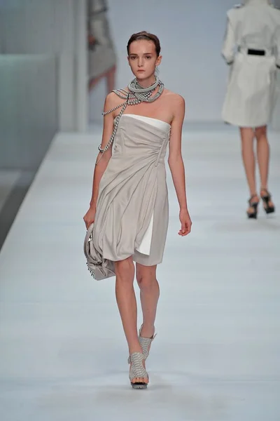 Look 17
